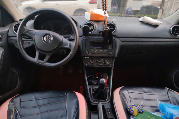 Used Volkswagen Jetta 2017 1.5L Manual Fashion Edition Center Console