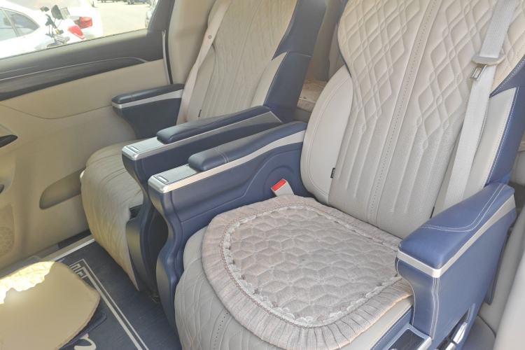 Used Buick GL8 2023 ES Lu Zun Comfort Model Left Rear Seat