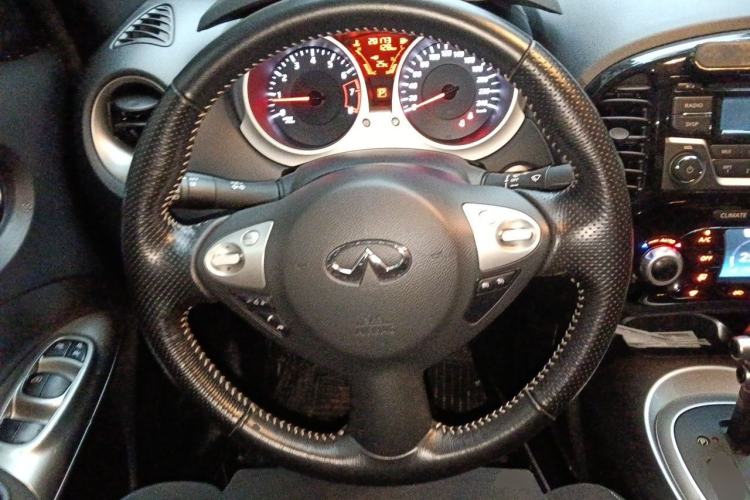 Used Infiniti ESQ 2014 1.6L Spontaneous Edition