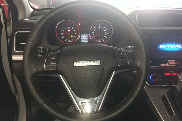 Used Haval M6 2018 Revised Version 1.5T DCT Two-Wheel Drive Elite Edition Steering Wheel