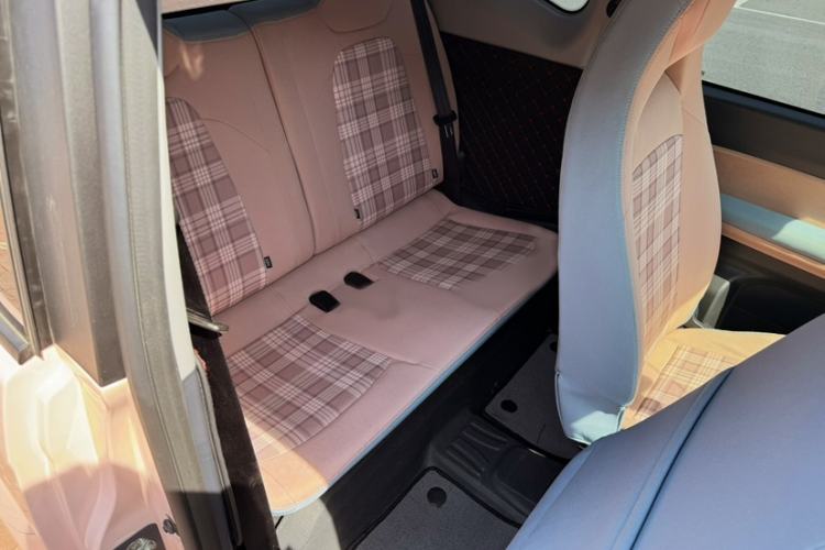 Used Chery QQ Ice Cream 2025 205km Qi Energy Version Interior 6