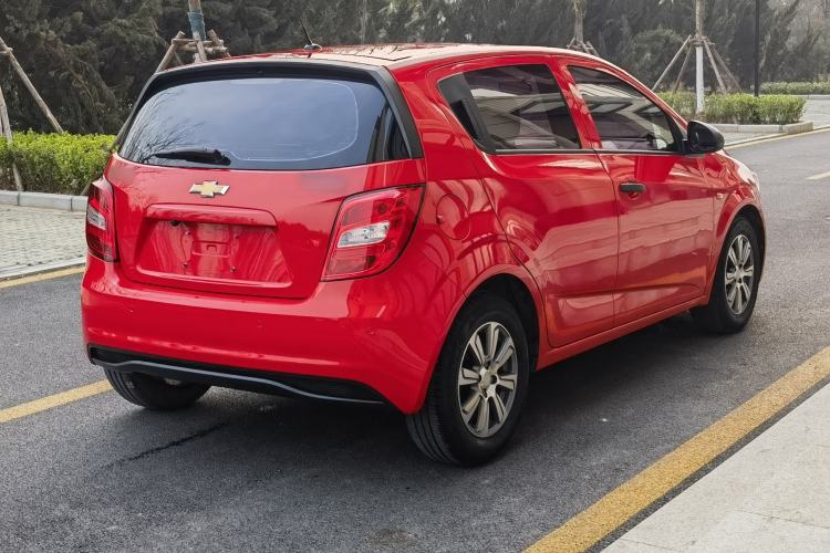 Used Chevrolet Aveo Sonic 2014 Hatchback 1.4SL AT Fashion Edition
