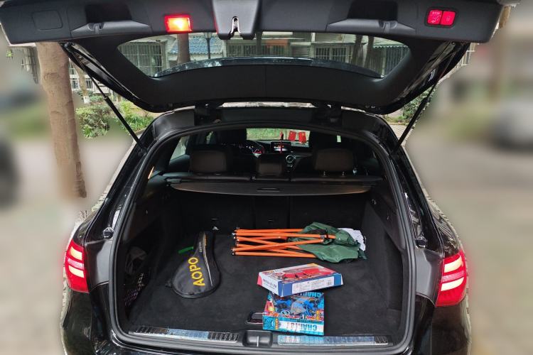 Used Mercedes-Benz GLC 2017 GLC 260 4MATIC Luxury Model Trunk