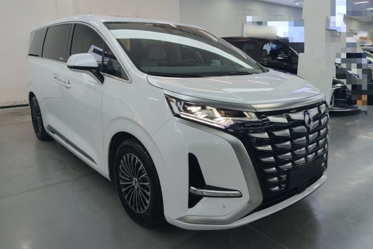 Used Denza D9 2022 DM-i 970 Four-Wheel Drive Prestige Model Front Right 45 Deg