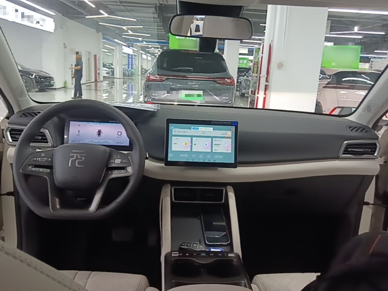 BYD Yuan UP 2025 Model 301KM Leading Version — снимка 12