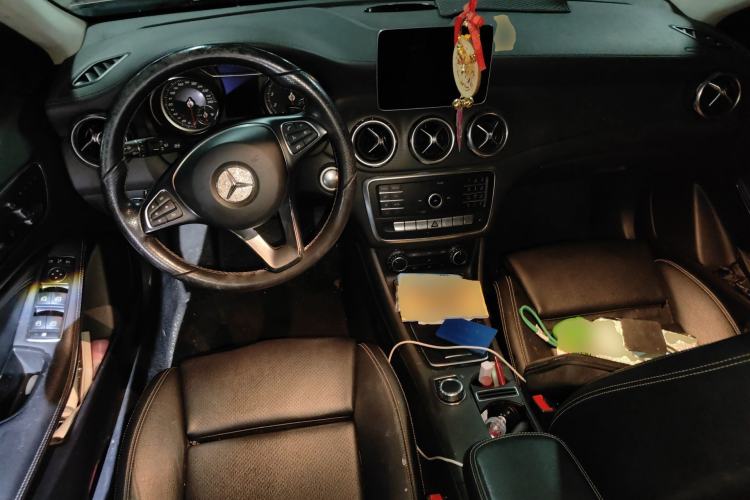 Used Mercedes-Benz GLA 2018 GLA 200 Fashion Model Center Console