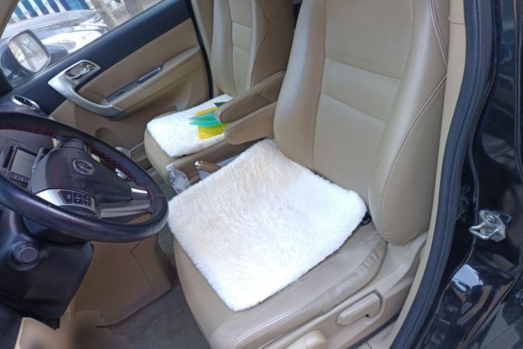 Used Haval H6 2011 Green Silence 2.0T Manual Two-Wheel Drive Urban Model
