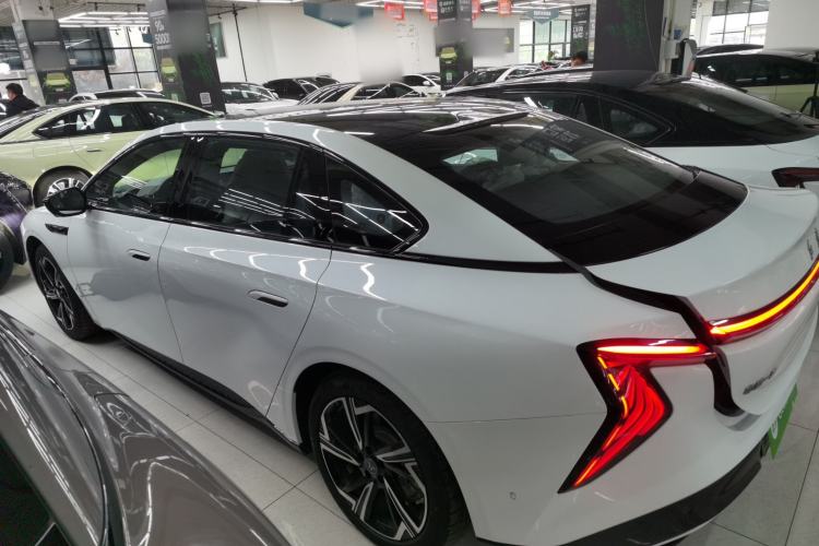 Used Hongqi EH7 2024 640 Pro+ All-Wheel Drive Rear Left 45 Deg