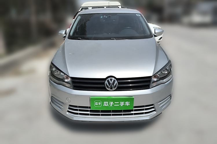 Used Volkswagen Jetta 2015 1.6L Manual Fashion Edition Front