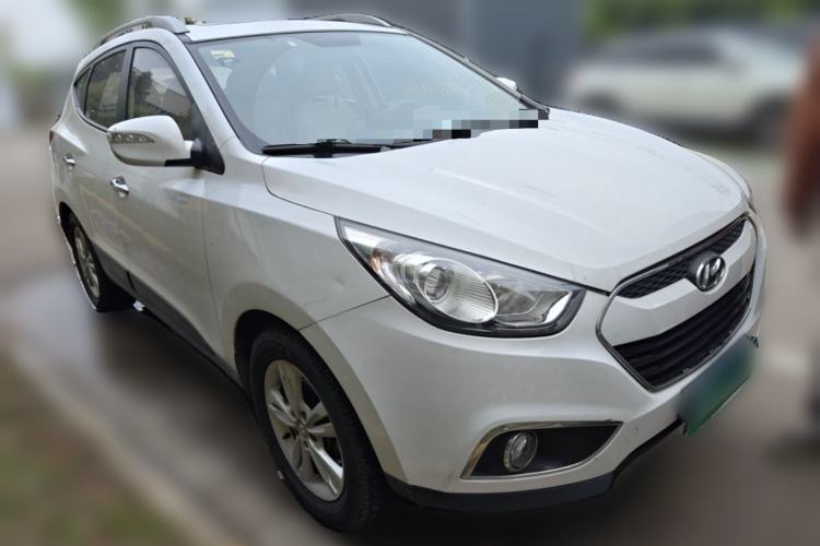 Used Hyundai ix35 2012 2.0L Automatic Two-Wheel Drive Elite Edition GLS Front Right 45 Deg