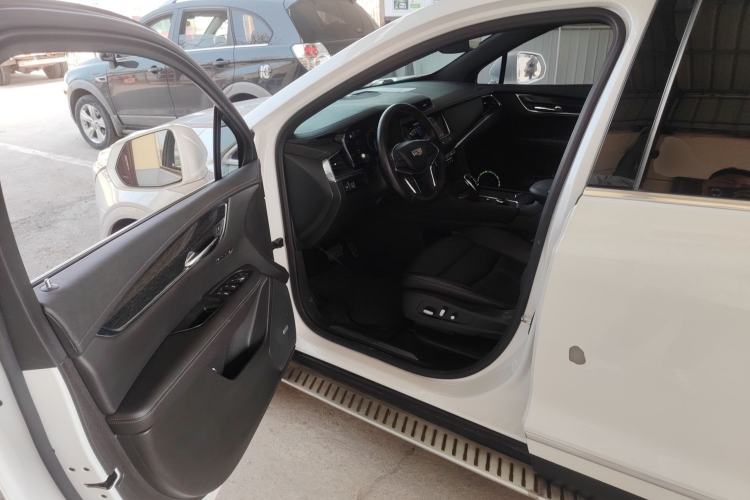 Used Cadillac XT5 2020 28T Luxury Version Driver Seat