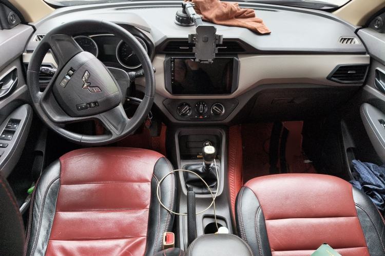 Used Wuling Hongguang 2019 1.5L S Standard Version China VI LAR