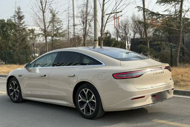 Used Hima Luxeed S7 2025 855 km Max