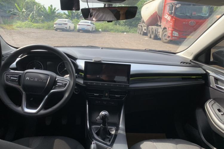 Used Roewe i5 2021 1.5L Manual Platinum Edition Interior 7