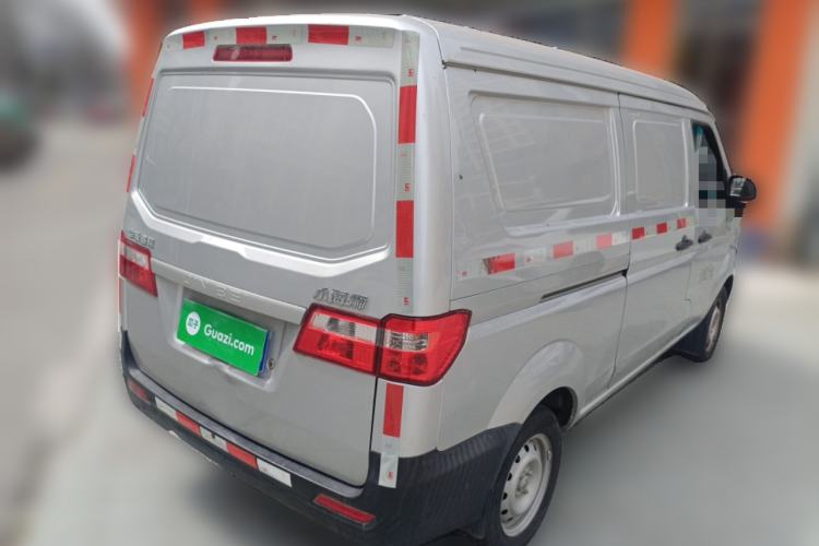 Used Jinbei Hiace X30 2023 1.5L Super-Enjoyment Van 2/5 Seats Non-Air-Conditioned Version SWC15M
