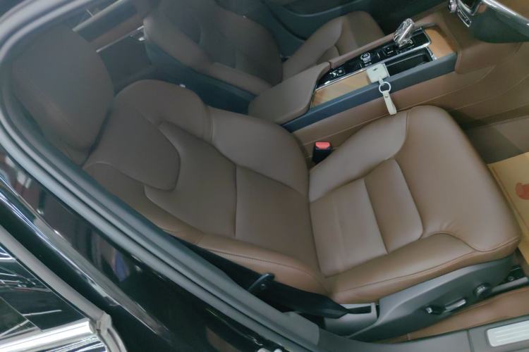 Used Volvo S90 2024 B5 Zhiyi Luxury Edition
