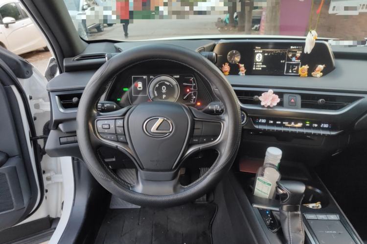 Used Lexus UX 2020 260h Explore-Cool Edition
