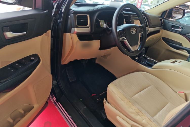 Used Toyota Highlander 2017 2.0T Two-Wheel Drive Elite Version 7 Seats Driver Seat