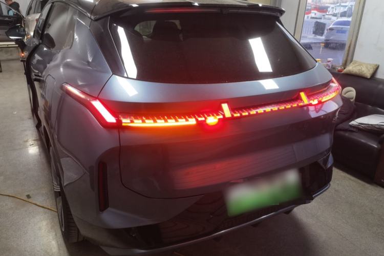 Used Lynk & Co 08 EM-P 2025 220 km All-Wheel-Drive Performance Halo