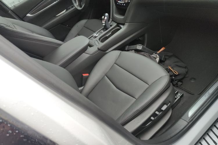 Used Cadillac XT5 2022 2.0T Four-Wheel Drive Luxury Version (Hummingbird Edition) Right Front Seat