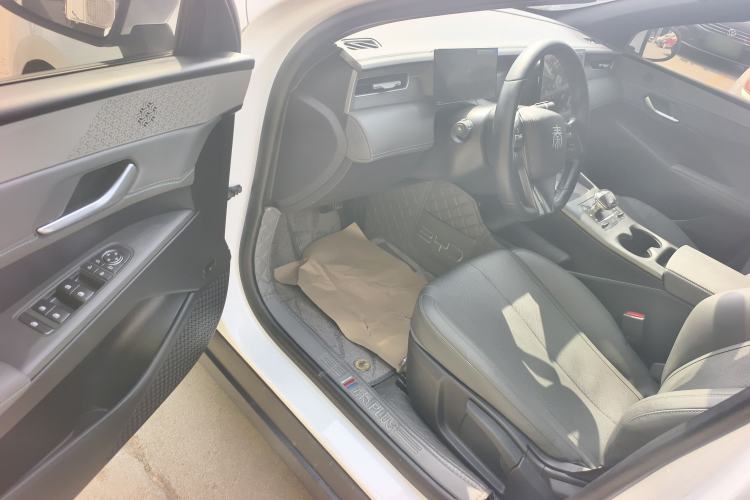 Used BYD Qin PLUS 2025 DM-i Smart Drive 55KM Leading Model
