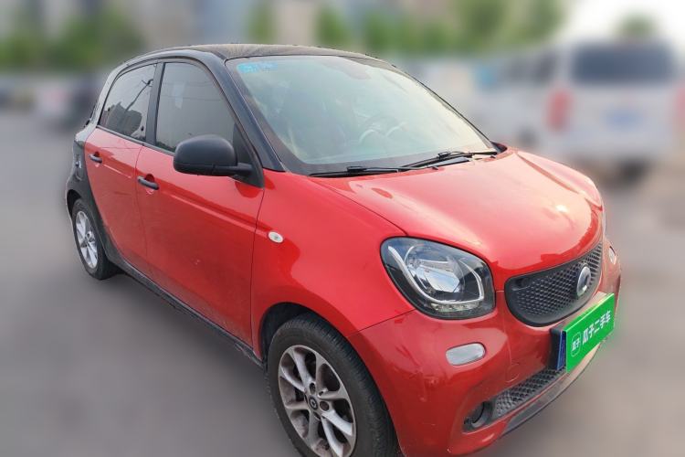 Used smart forfour 2016 1.0L 52 kW Dynamic Edition Front Right 45 Deg