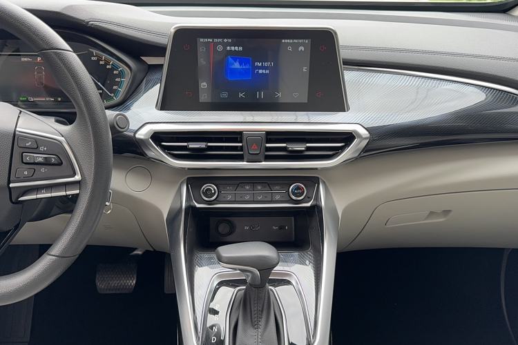 Used SAIC MAXUS Dajia 5 2022 430 km Elite Version 7-Seater