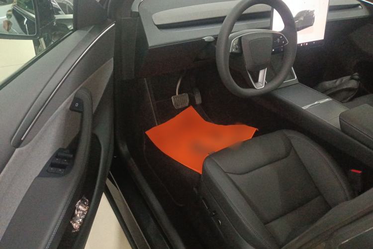 Used Tesla Model Y 2026 Facelifted Long-Range Rear-Drive Model Driver Seat