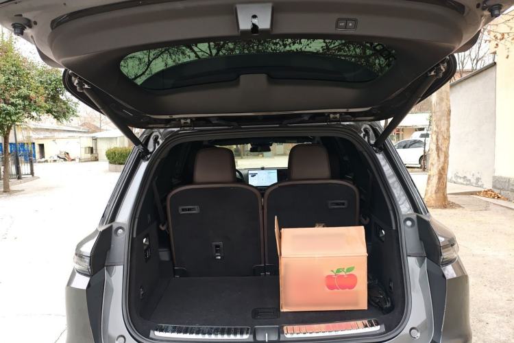 Used Li Auto L9 2022 Max model
