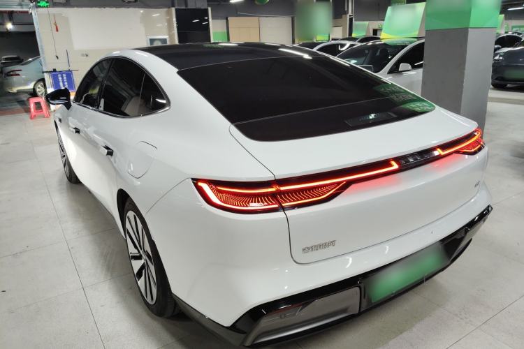 Used Geely Galaxy E8 2024 665 km Range Rear-Drive Starship Long-Range Version