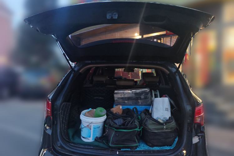 Used Hyundai Santa Fe 2015 2.4L Automatic Two-Wheel Drive Smart Version 5 Seats Trunk