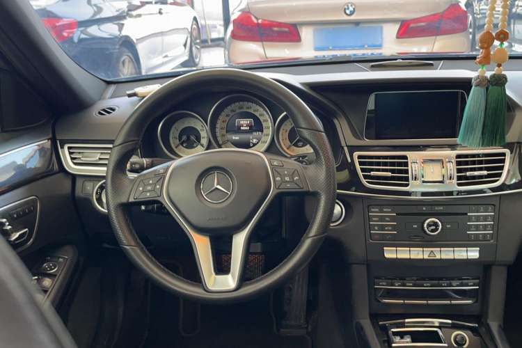 Used Mercedes-Benz E-Class 2015 Facelift E 200 L
