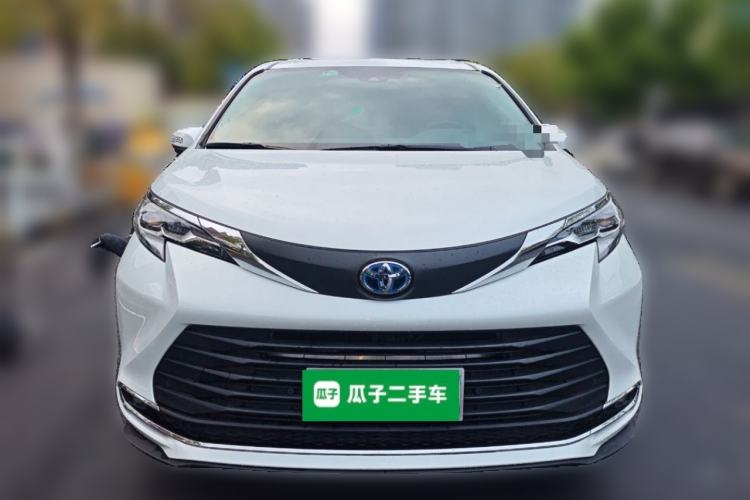 Used Toyota SIENNA 2023 2.5L Hybrid Comfort Edition Front