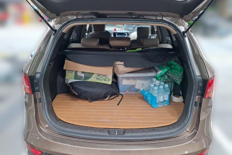 Used Hyundai Santa Fe 2013 2.4L Automatic Two-Wheel Drive Smart Version Trunk