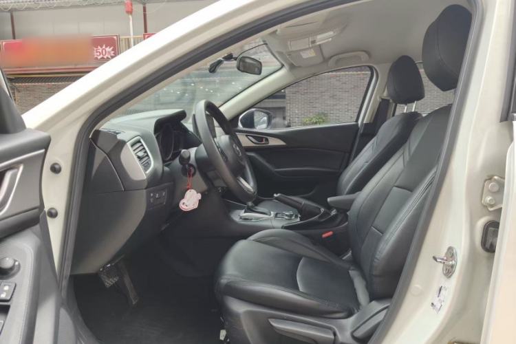Used Mazda 3 Axela 2017 Sedan 1.5L Automatic Comfort Model China VI Standard Interior 4