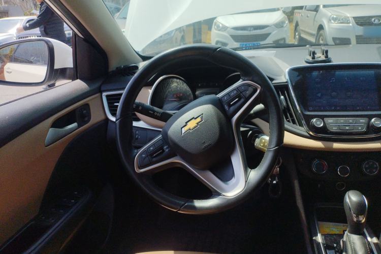 Used Chevrolet Monza 2022 320 Automatic Enjoyment Sunroof Version Steering Wheel