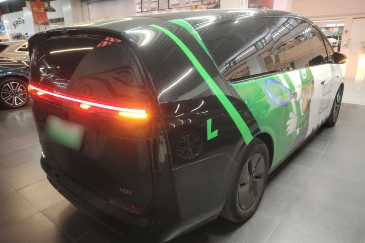 Used Li Auto MEGA 2024 Ultra Model Exterior 5