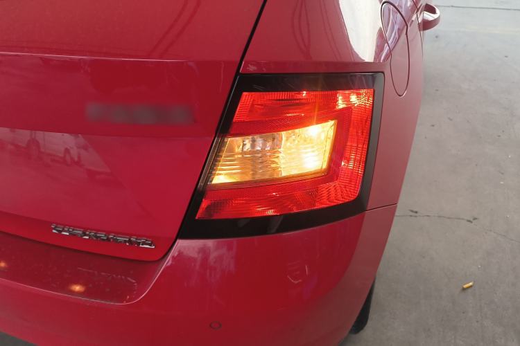 Used Skoda Fabia 2017 1.4L Manual Enjoy Edition
