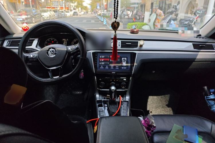 Used Volkswagen Passat 2016 330TSI DSG Luxury Edition Center Console