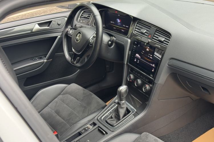 Used Volkswagen Golf 2020 Zhiai Edition 280TSI DSG Luxury Model Interior 7