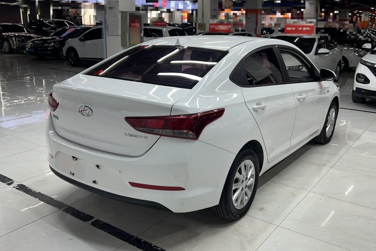 Used Hyundai Verna (new generation) 2016 1.4L Automatic Cool Edition GLS Rear Right 45 Deg