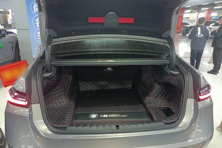 Used BMW 7 Series 2023 735Li Luxury Package
