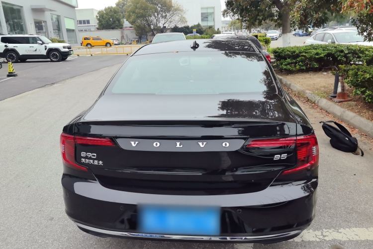 Used Volvo S90 2025 B5 Zhiyi Luxury Edition
