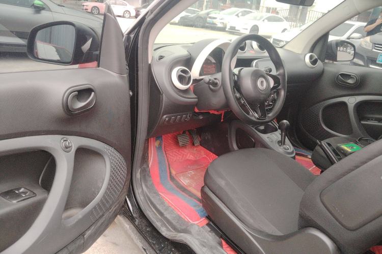 Used smart fortwo 2018 1.0L 52kW Hardtop Dynamic Version China V
