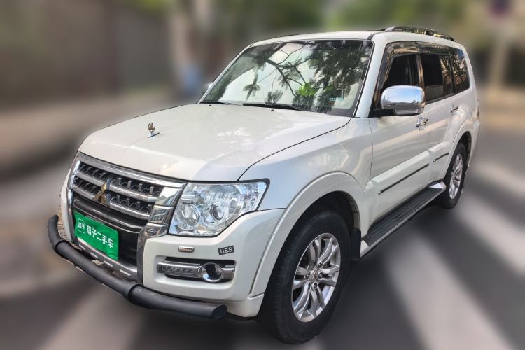 Used Mitsubishi Pajero Innova Pajero 3.8L Automatic Gasoline with Sunroof