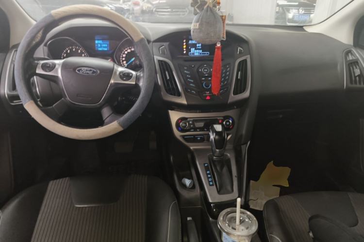 Used Ford Focus 2012 Sedan 1.6L Automatic Fashion Edition