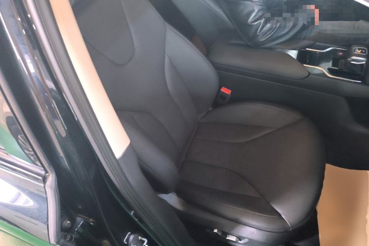 Used Hongqi E-QM5 2022 431 km Charge & Enjoy Edition
