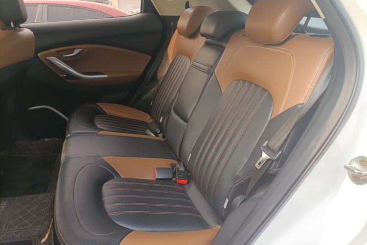 Used Soueast DX7 2016 1.5T Manual Triumph Edition
