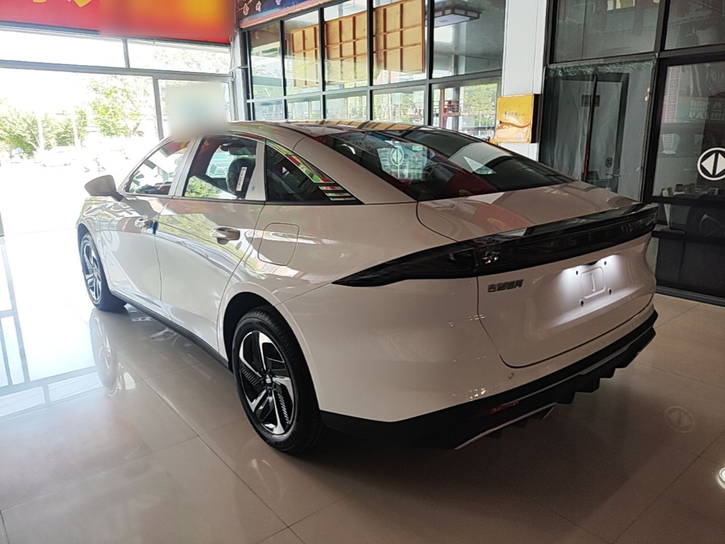 Geely Galaxy L6 2025 EM-i 140km Explorer+ Edition — снимка 4