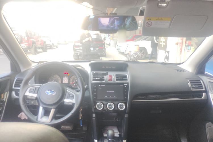 Used Subaru Forester 2016 2.0i Luxury Navigation Edition Center Console